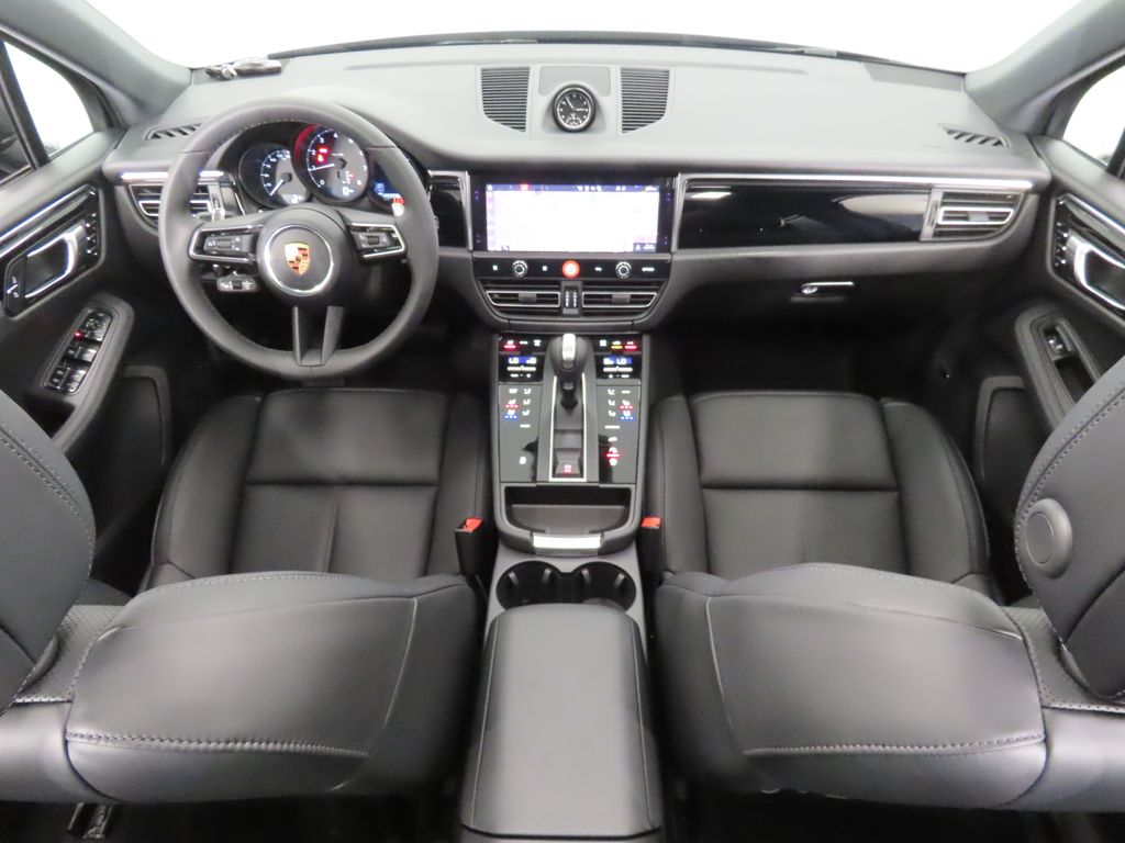 Thumbnail: 2026 Porsche Macan - 15