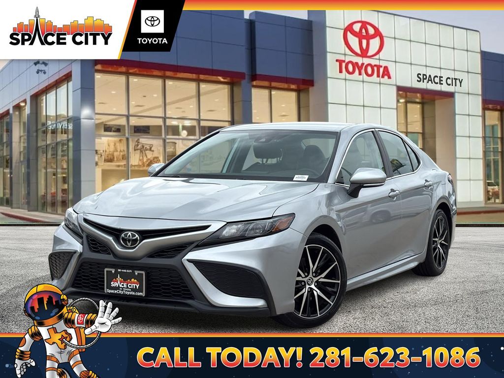 2024 Toyota Camry SE AWD