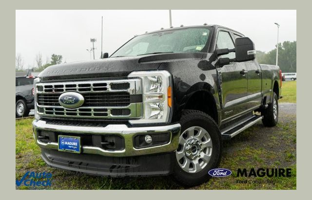 Black Metallic 2023 Ford F-250 Super Duty Pickup Truck Four-Wheel Drive Automatic