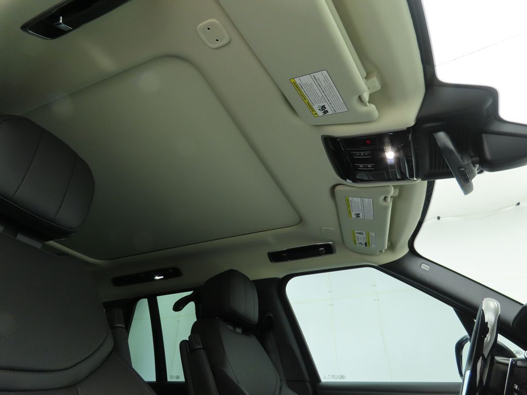 Thumbnail: 2025 Land Rover Range Rover - 18