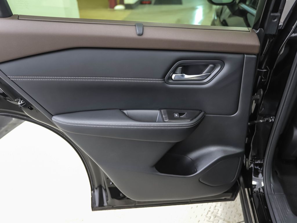 Thumbnail: 2023 Nissan Rogue - 18