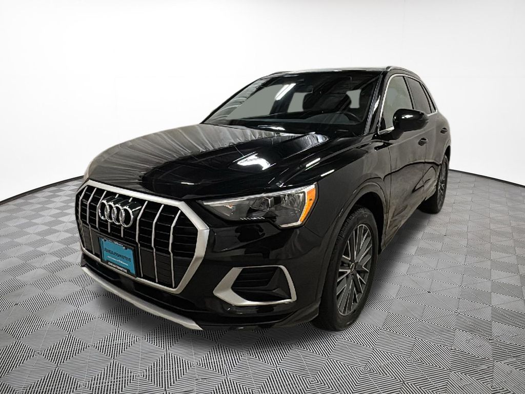 2022 Audi Q3 quattro Premium 40 TFSI