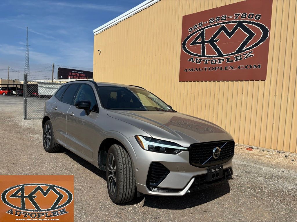 2025 Volvo XC60 B5 Plus Dark Theme AWD