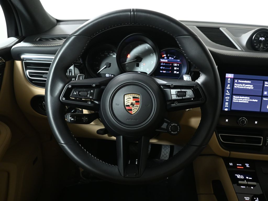 Thumbnail: 2025 Porsche Macan - 17