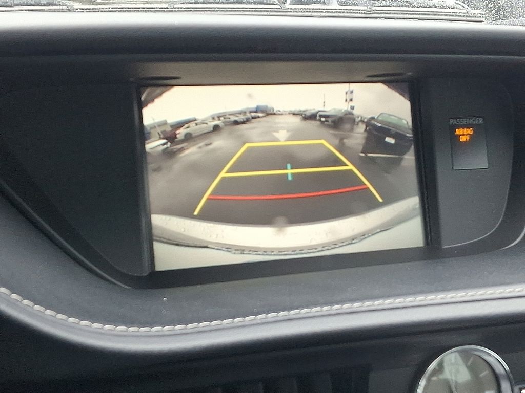 Thumbnail: 2018 Lexus ES - 19