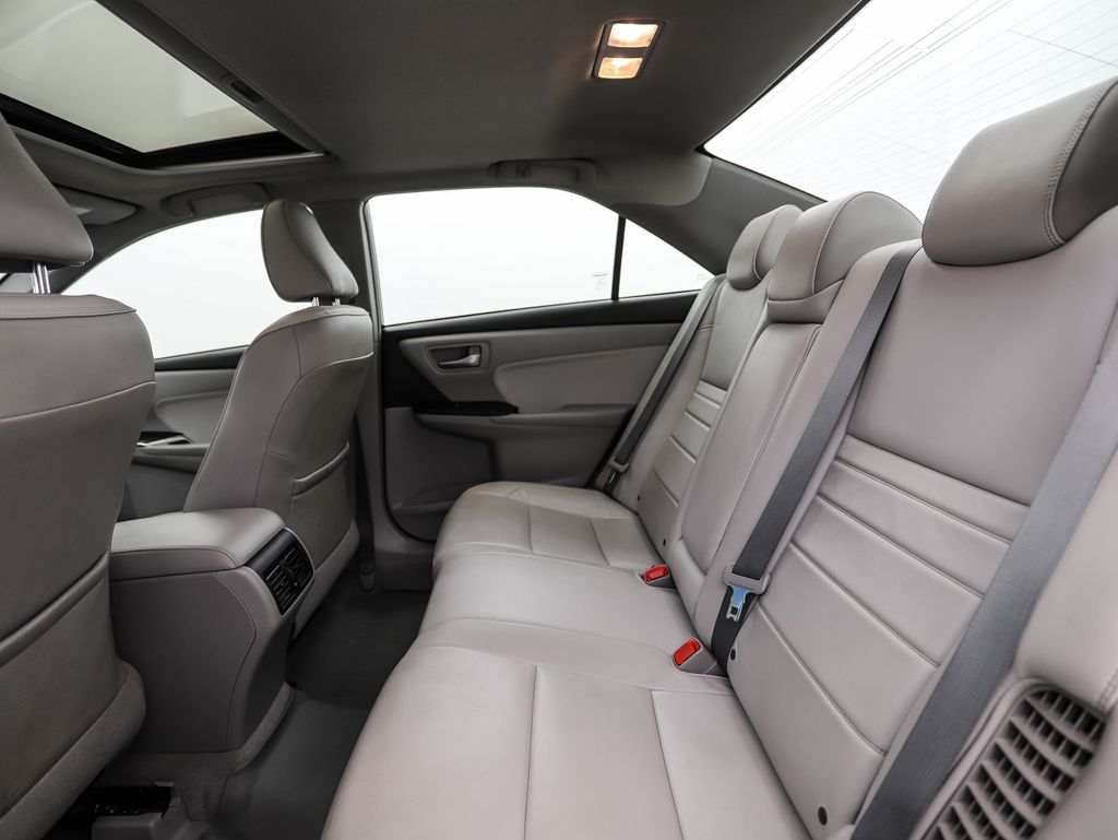 Thumbnail: 2015 Toyota Camry - 21