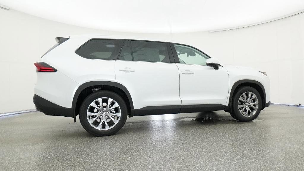 Thumbnail: 2025 Toyota Grand Highlander - 4