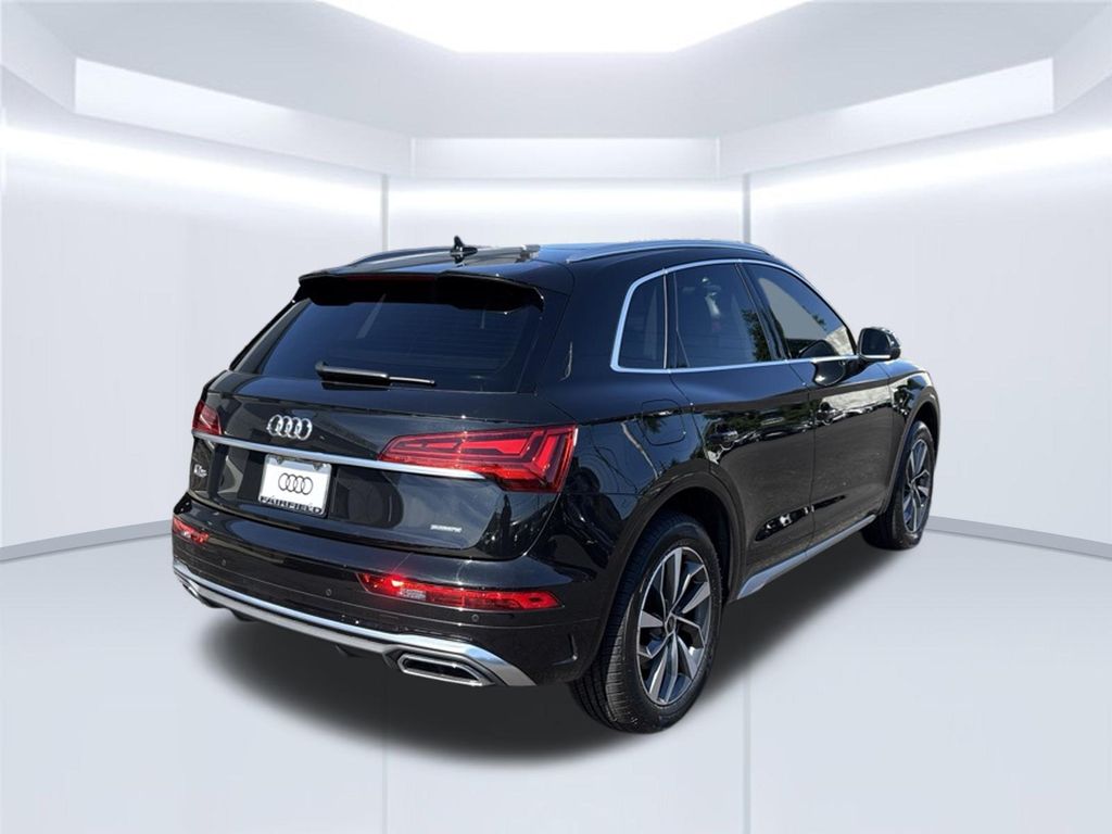 Thumbnail: 2023 Audi Q5 - 11