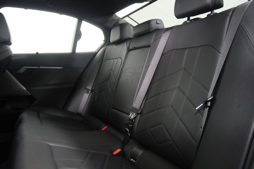 Thumbnail: 2025 BMW 5 Series - 14