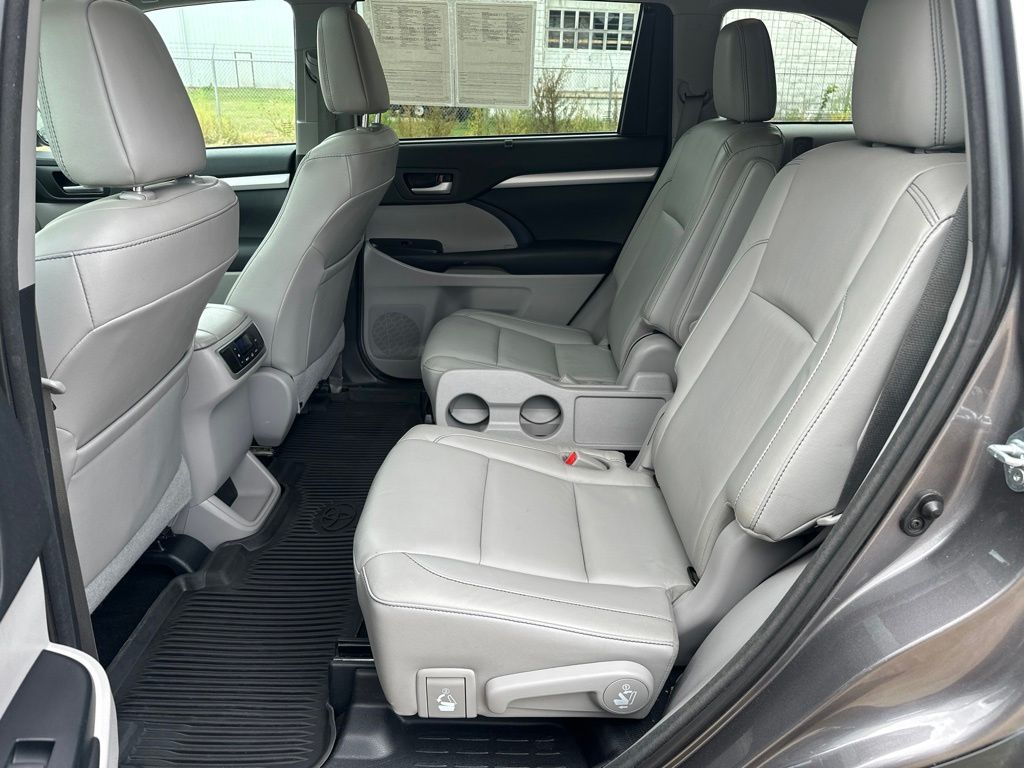 Used 2017 Toyota Highlander SUV