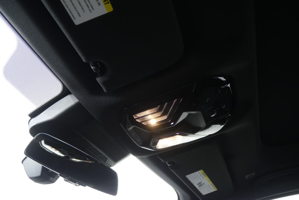 Thumbnail: 2026 BMW 7 Series - 20