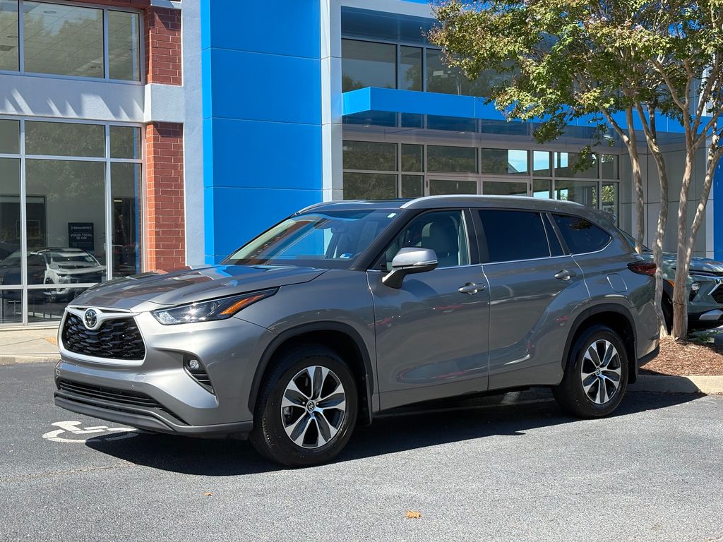 Gray 2026 Toyota Highlander SUV / Crossover All-Wheel Drive 8-Speed Automatic