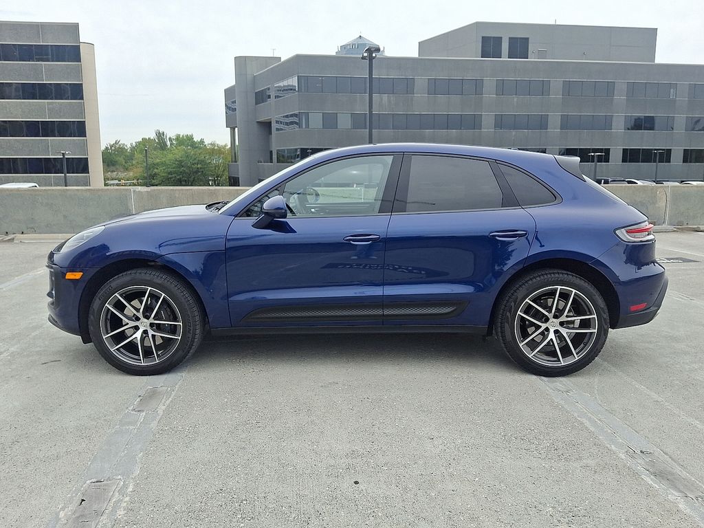 Thumbnail: 2025 Porsche Macan - 2