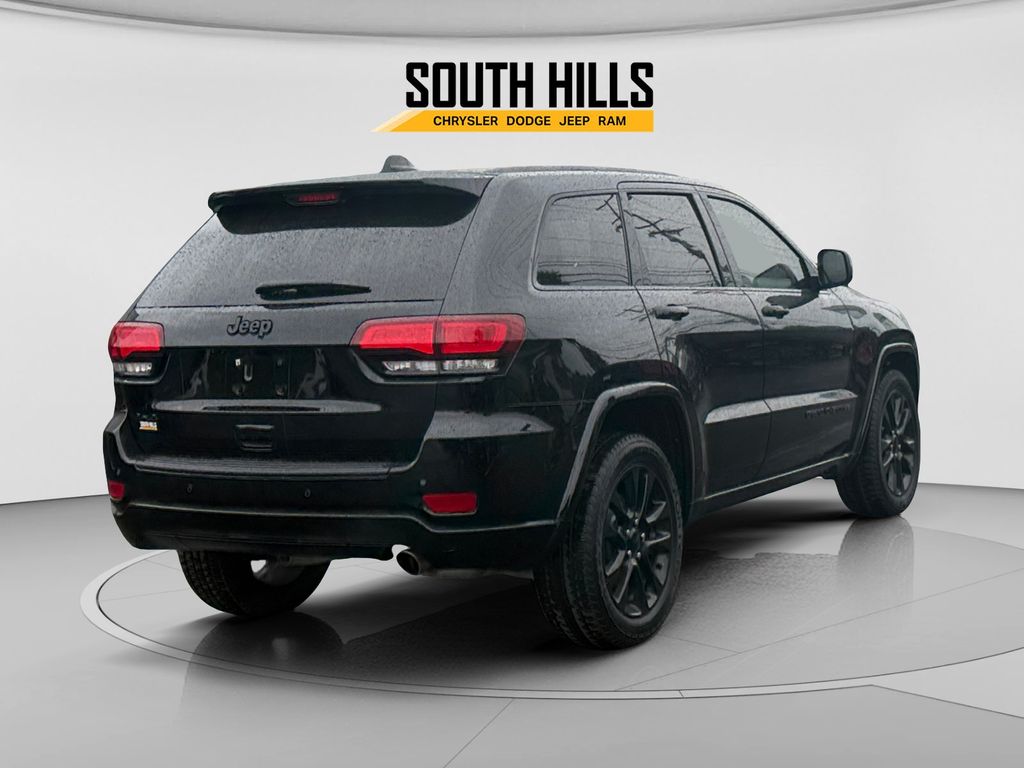 2020 Jeep Grand Cherokee Altitude - 4