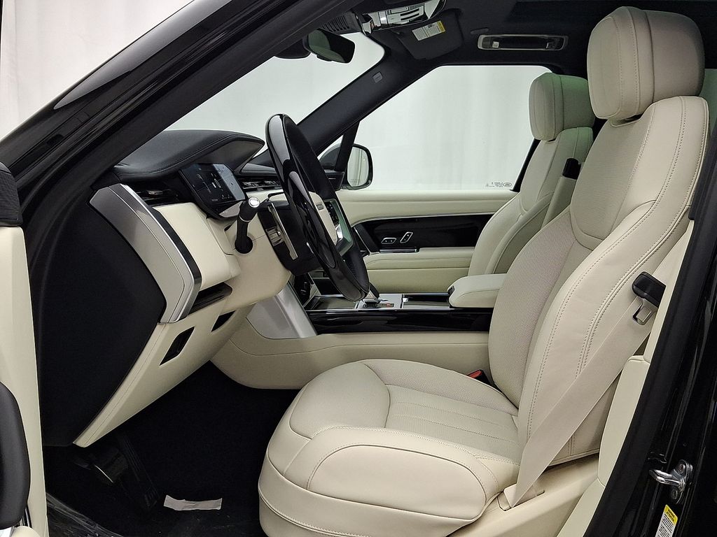 Thumbnail: 2026 Land Rover Range Rover - 10