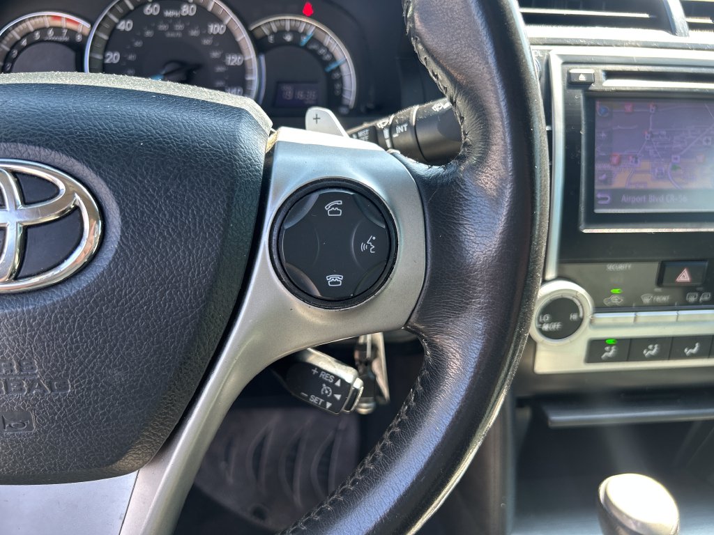 Used 2012 White Toyota SE image 20