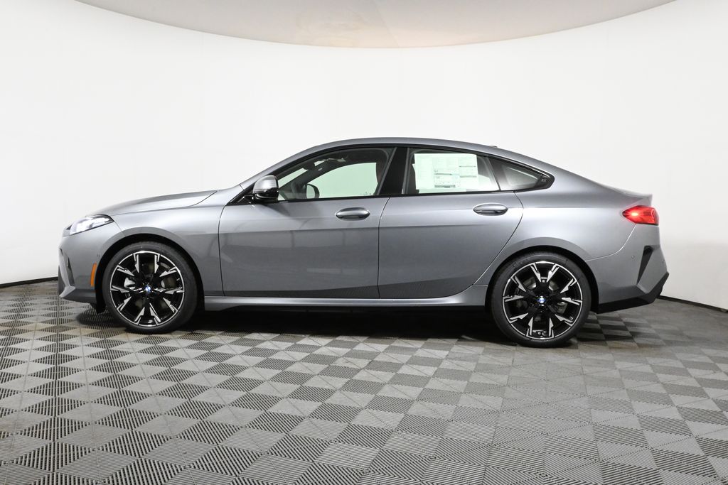 Thumbnail: 2025 BMW 2 Series - 2