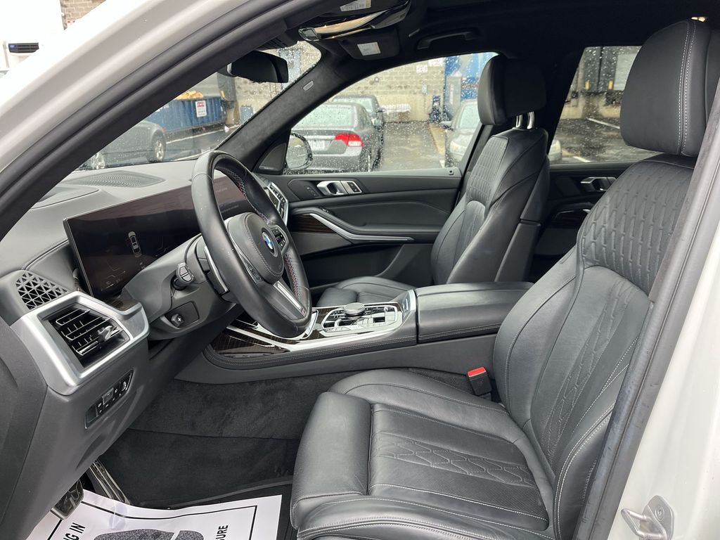 Thumbnail: 2023 BMW X7 - 11