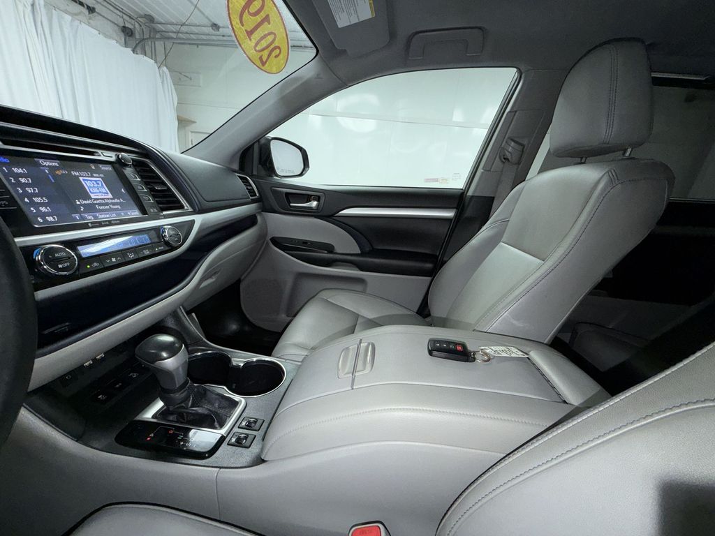 Used 2019 Toyota Highlander SUV