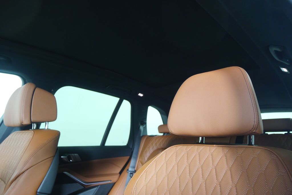 Thumbnail: 2026 BMW X5 - 11