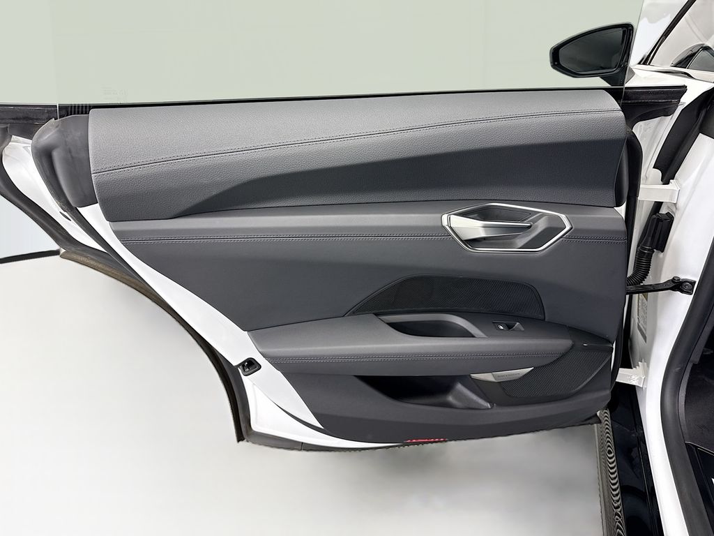 Thumbnail: 2024 Audi e-tron GT - 25