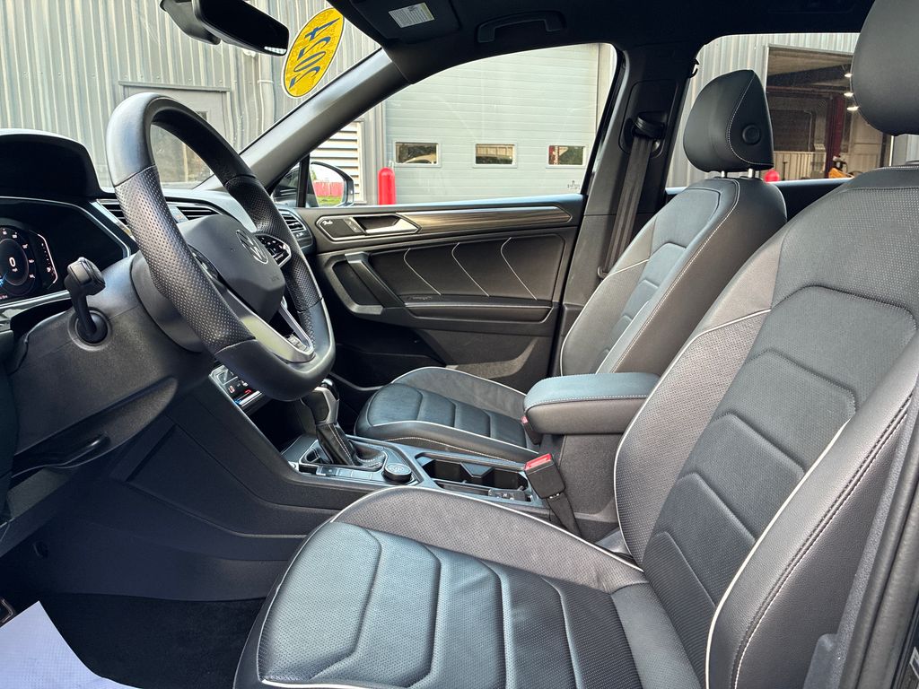 2024 Volkswagen Tiguan 2.0T SEL R-Line - 9