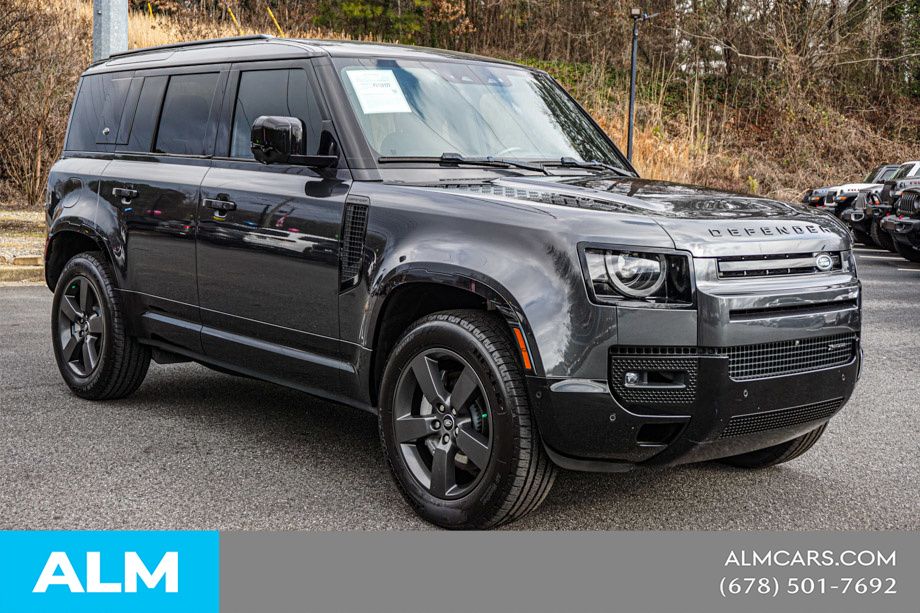 Used 2023 Gray Land Rover X-Dynamic SE image 4