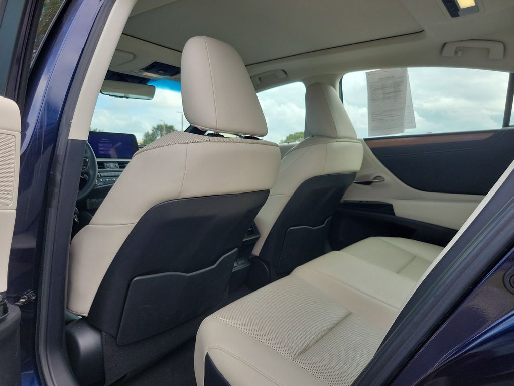 used 2025 Lexus ES car, priced at $44,998