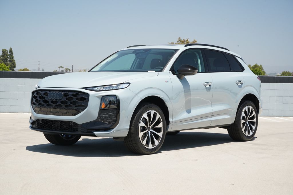 Thumbnail: 2026 Audi Q3 - 1