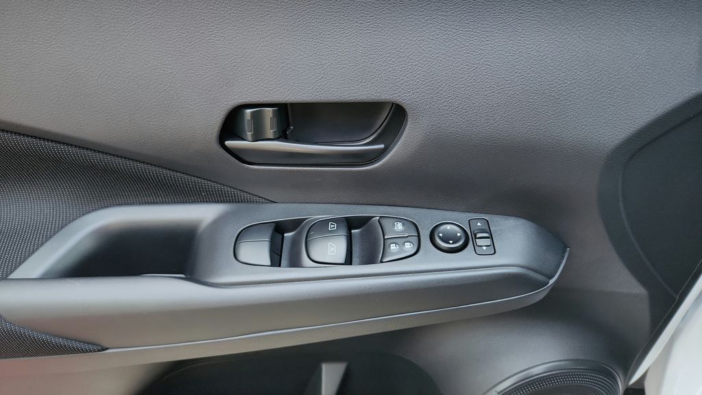 2025 Nissan Kicks Play