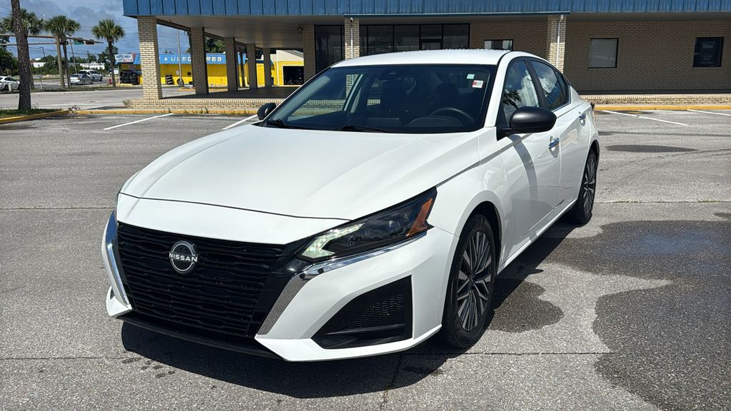 2025 Nissan Altima 2.5 SV's photo