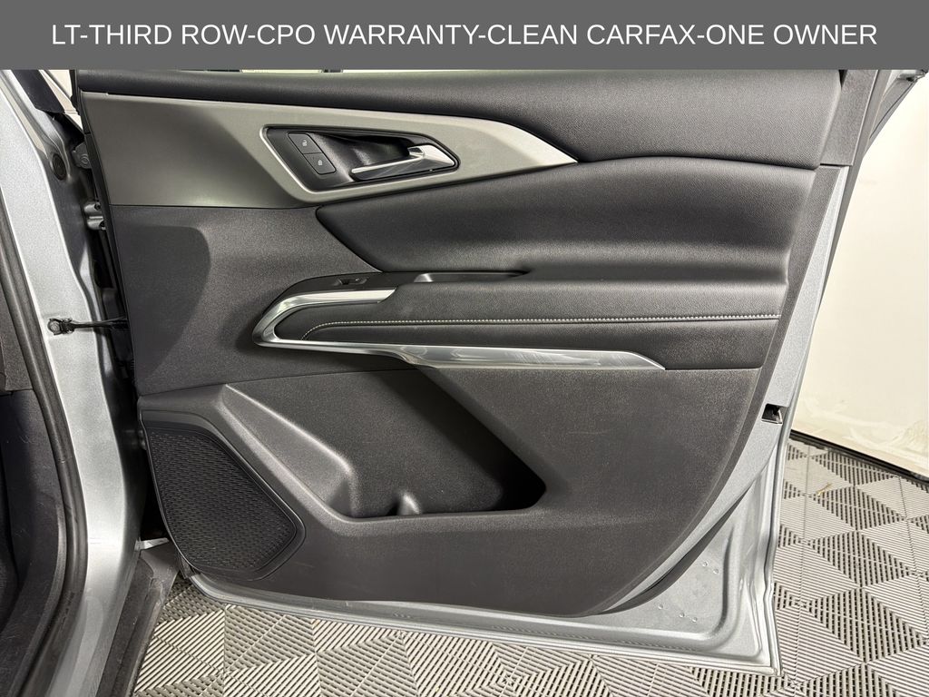 used 2024 Chevrolet Traverse car, priced at $31,900