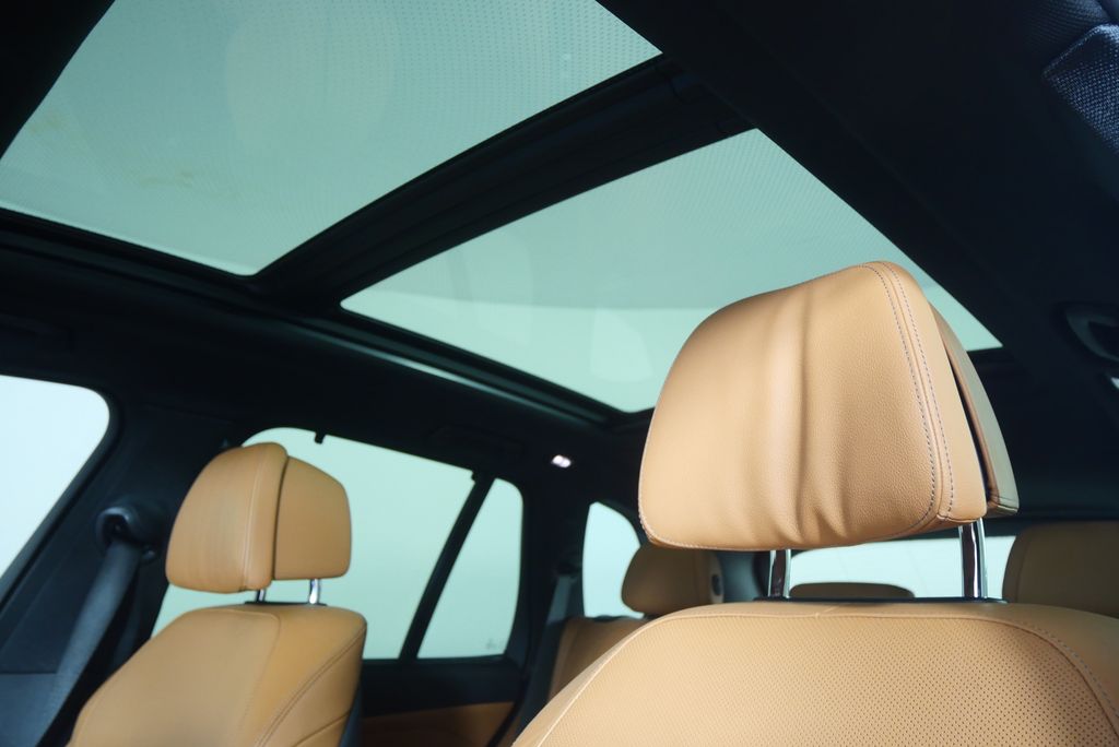 Thumbnail: 2021 BMW X5 - 10