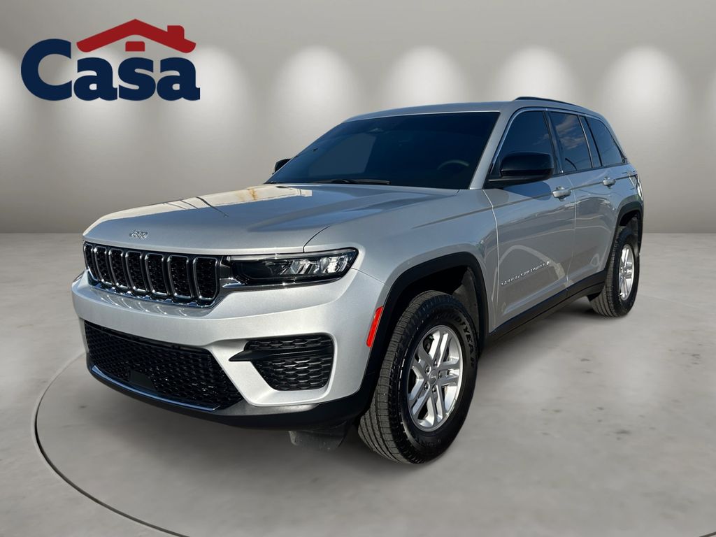  2024 Jeep Grand Cherokee Laredo 4WD   