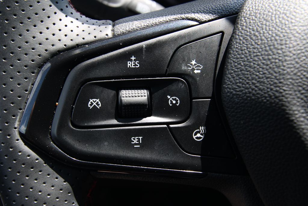 Used 2025 Chevrolet Trax SUV