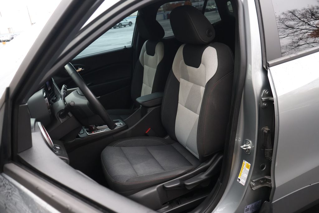 Thumbnail: 2024 Chevrolet Trax - 30