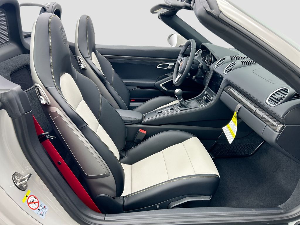 Thumbnail: 2025 Porsche 718 Boxster - 19