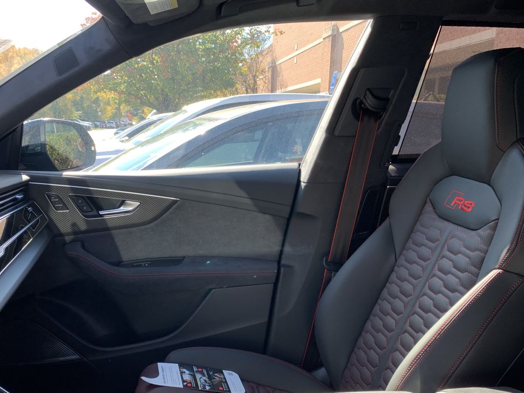 Thumbnail: 2026 Audi RS Q8 - 5