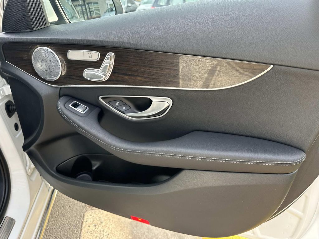 Thumbnail: 2019 Mercedes-Benz C-Class - 19