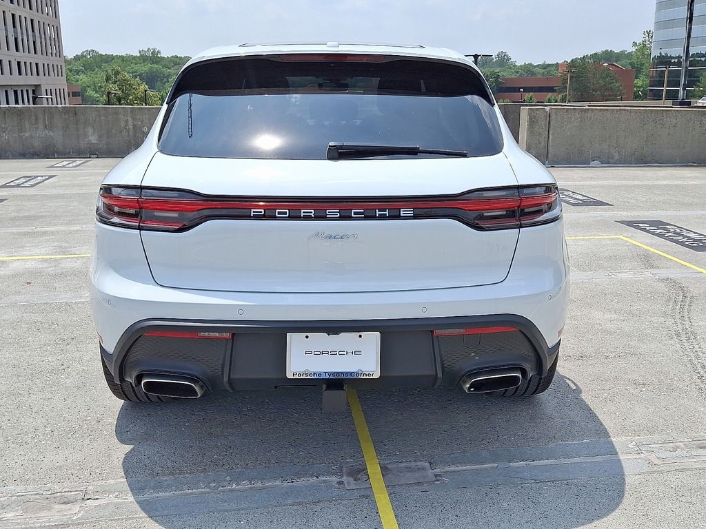 Thumbnail: 2025 Porsche Macan - 9