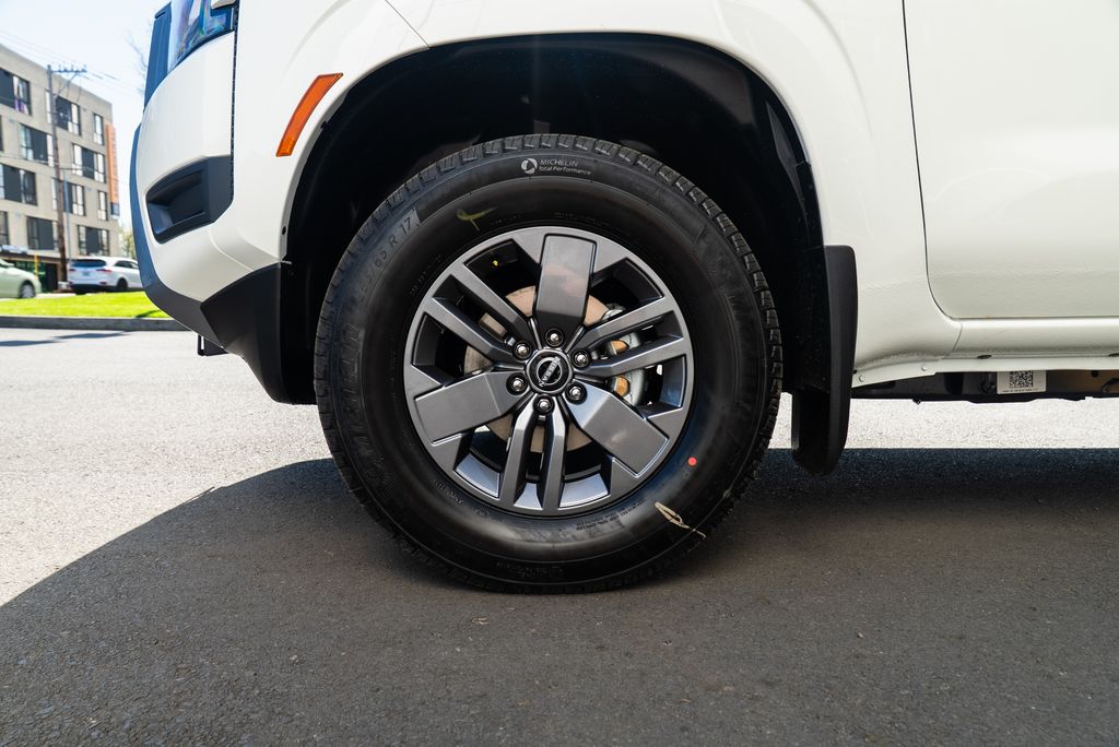 View vehicle photo 7