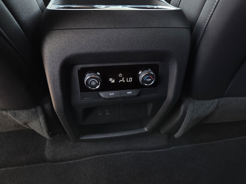 Used 2026 Chevrolet Traverse SUV