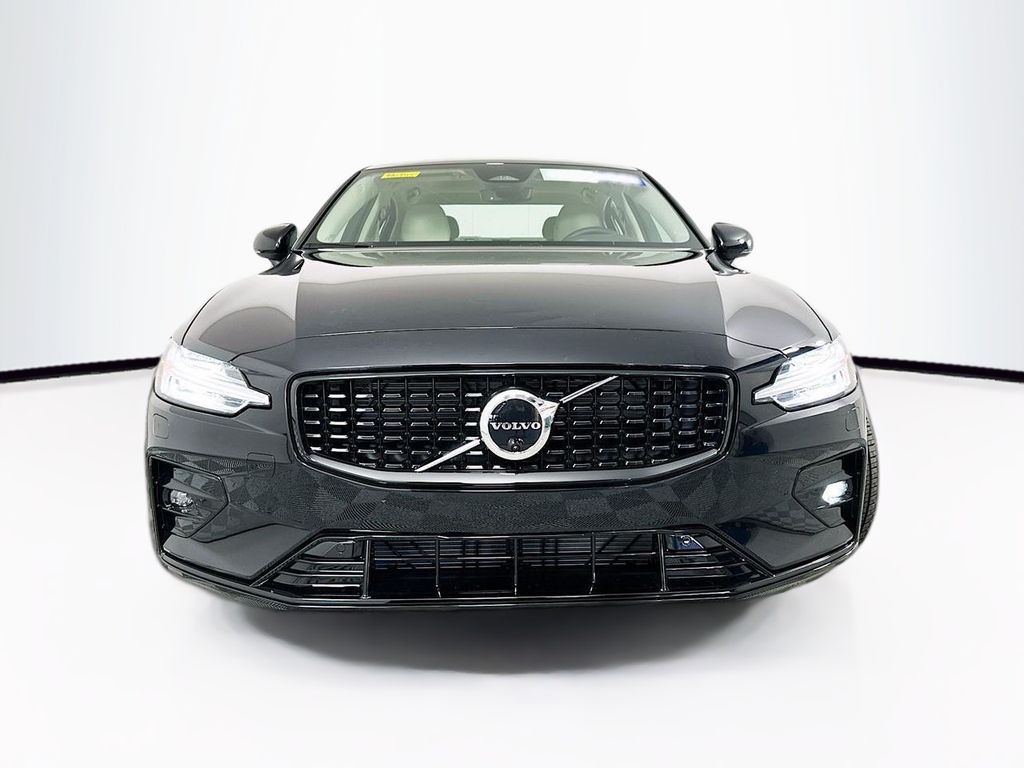 2024 Volvo S60 Plus - Photo 5