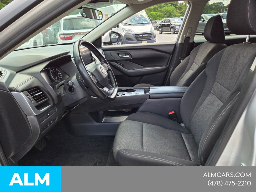 Used 2025 Silver Nissan SV image 8