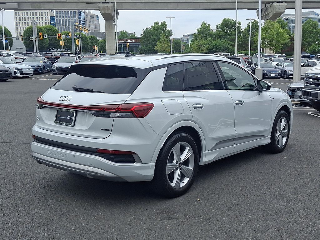 Thumbnail: 2024 Audi Q4 e-tron - 4