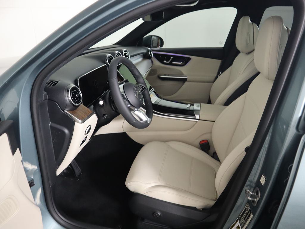 Used 2026 Silver Mercedes-Benz GLC 300 image 21