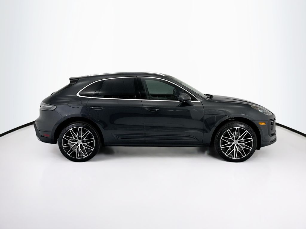 Thumbnail: 2026 Porsche Macan - 8