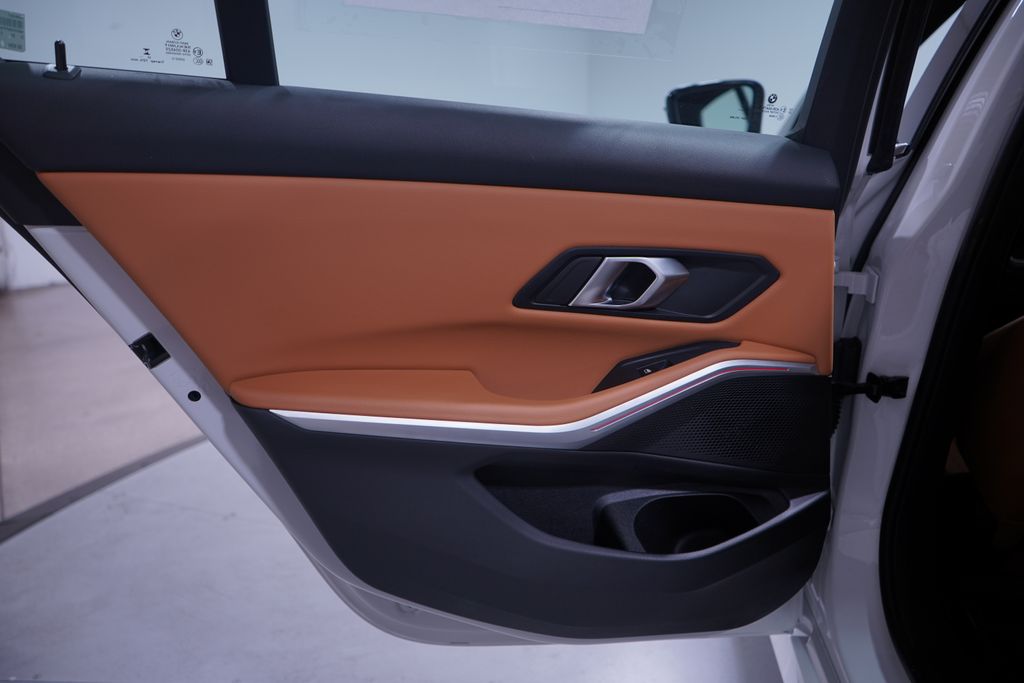Thumbnail: 2024 BMW 3 Series - 15