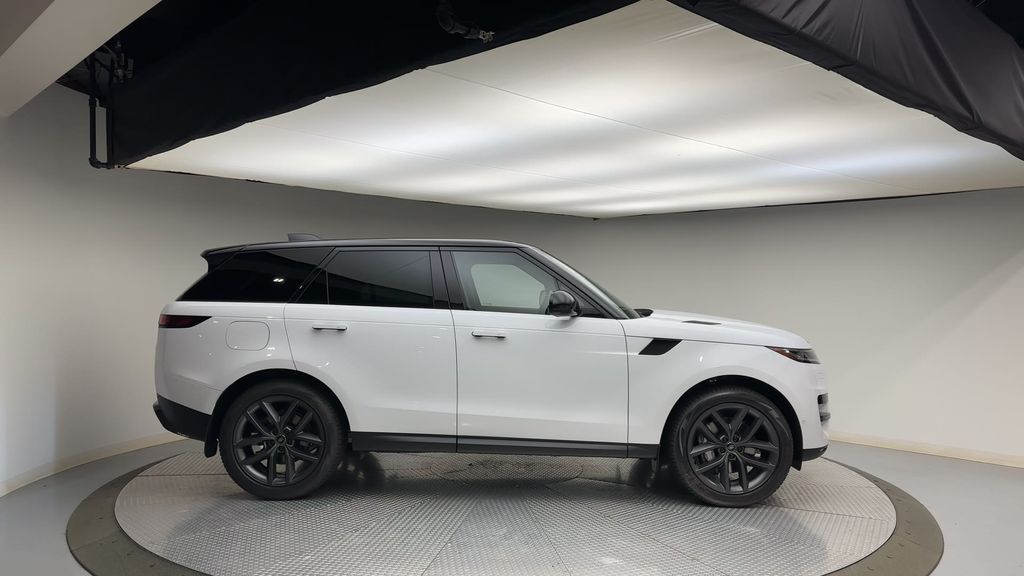 2024 Land Rover Range Rover Sport SE 9