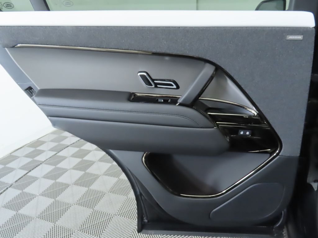 Thumbnail: 2025 Land Rover Range Rover Sport - 27